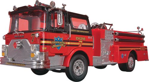 Revell - Mack Fire Pumper