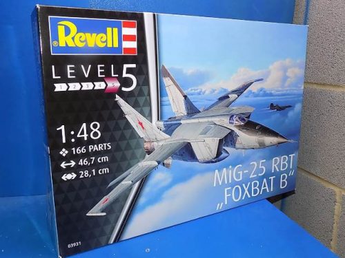 Revell - MiG-25 RBT 1:48 (3931)